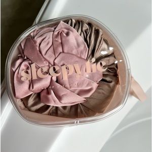 COPY - SleepyTie heartless curls